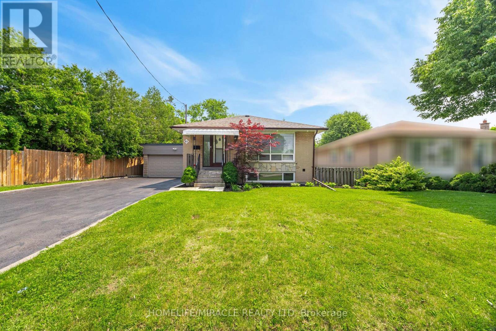 41 Bradstock Road, Toronto, Ontario  M9M 1M9 - Photo 2 - W13765904