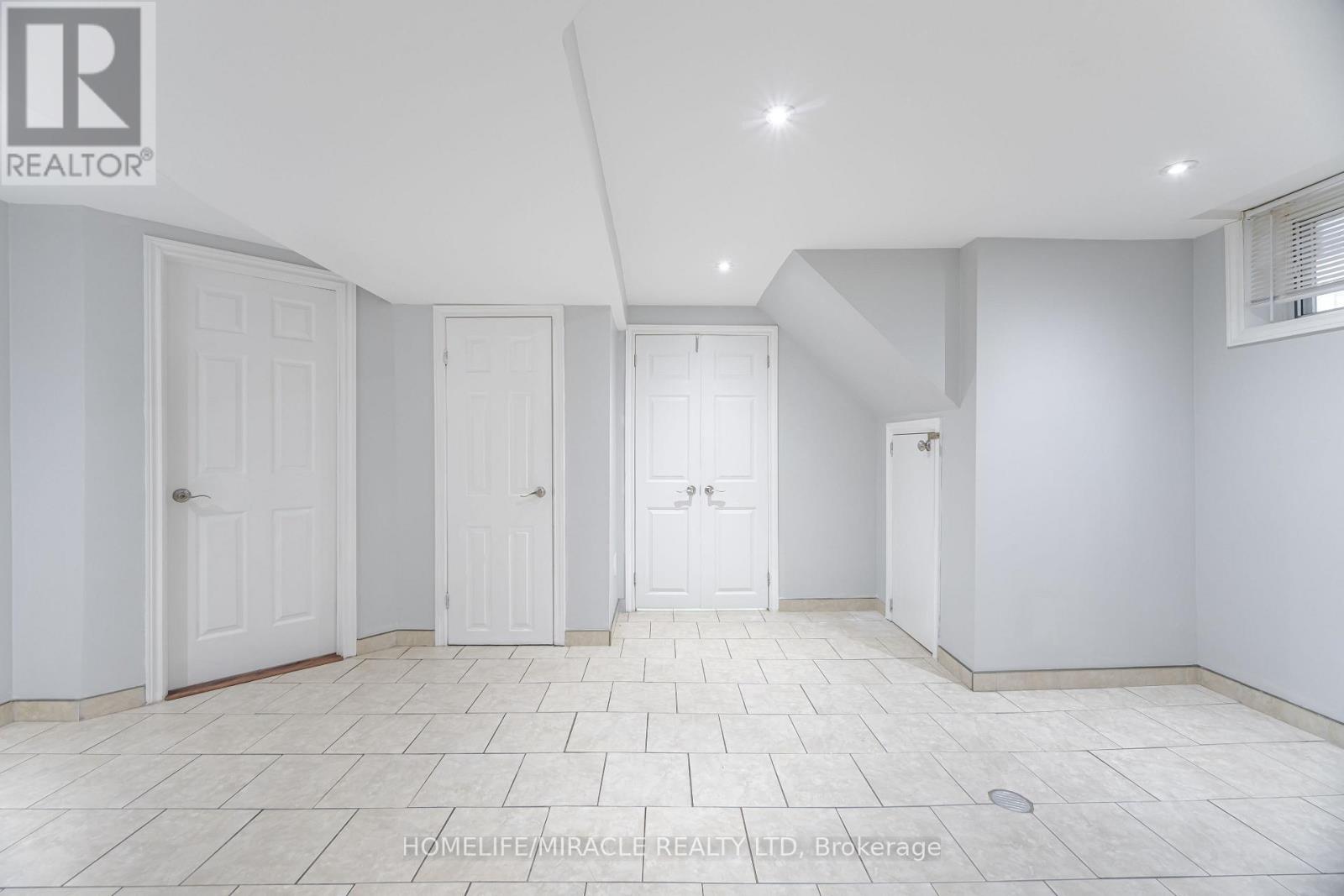 41 Bradstock Road, Toronto, Ontario  M9M 1M9 - Photo 31 - W13765904