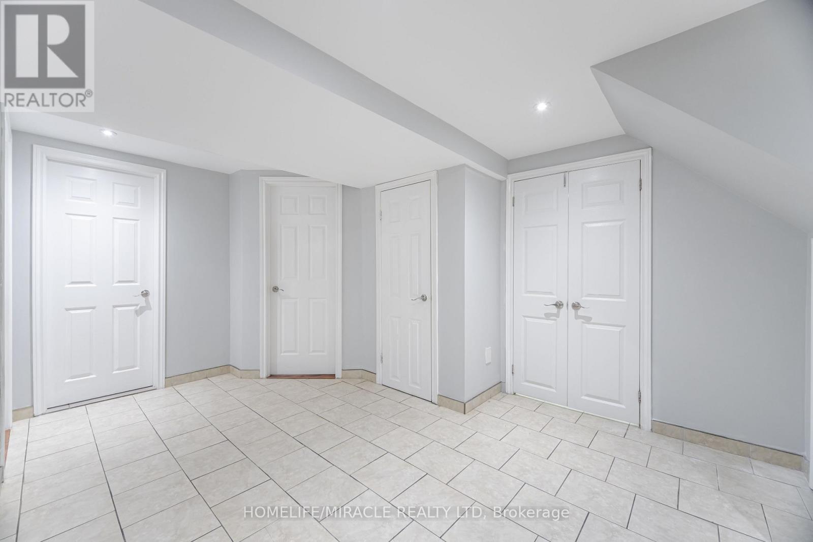 41 Bradstock Road, Toronto, Ontario  M9M 1M9 - Photo 32 - W13765904