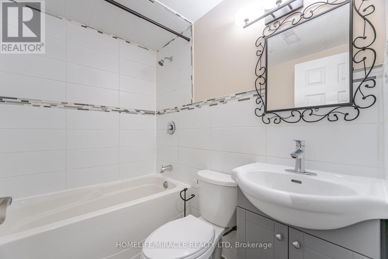 41 Bradstock Road, Toronto, Ontario  M9M 1M9 - Photo 38 - W13765904