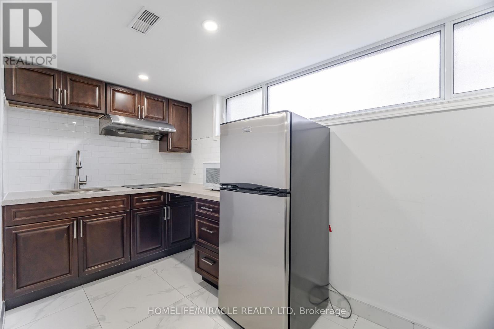 41 Bradstock Road, Toronto, Ontario  M9M 1M9 - Photo 42 - W13765904