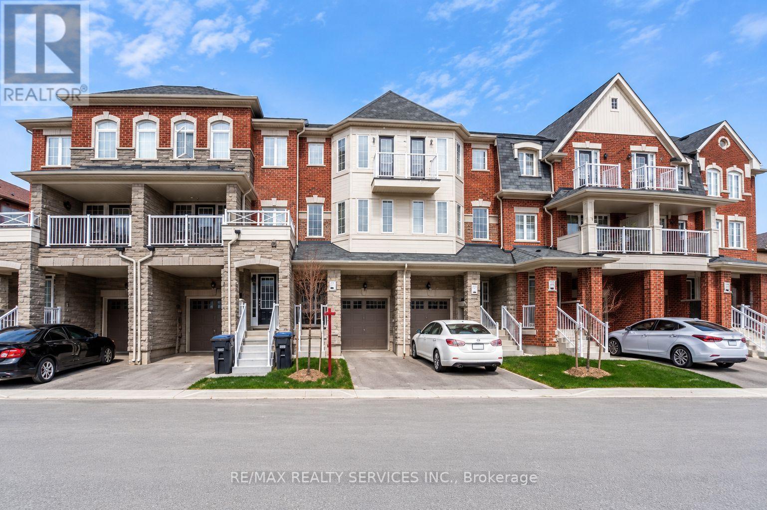 8 RABBIT RUN WAY, Brampton, Ontario
