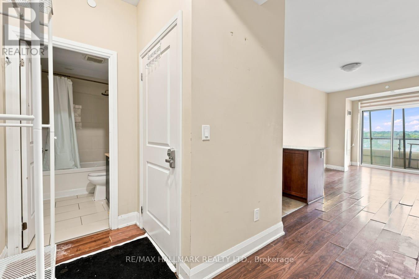 905 - 25 Fontenay Court, Toronto, Ontario  M9A 0C4 - Photo 3 - W13766002