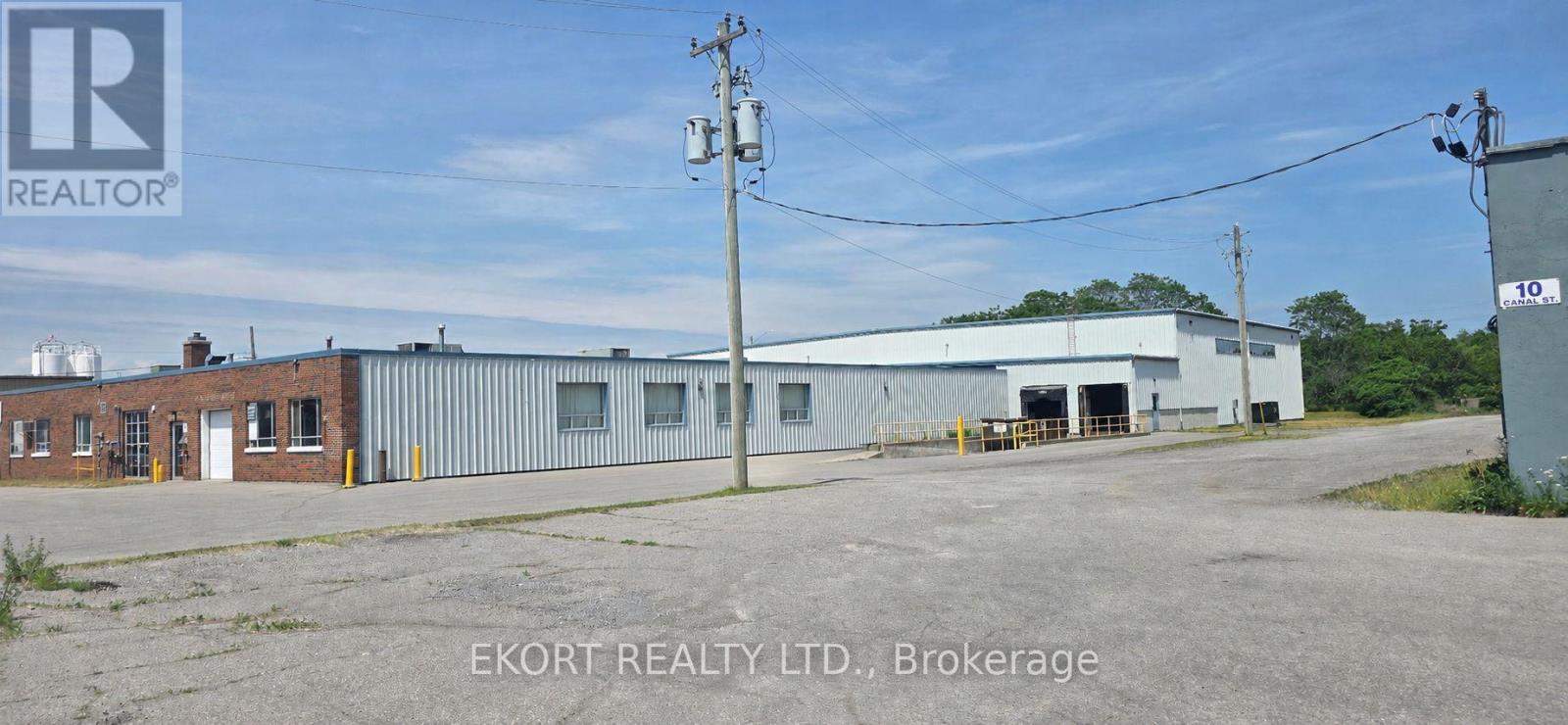 39 Davis Street E, Quinte West (Trenton Ward), Ontario K8V 4K8 - Photo 11 - X12881092