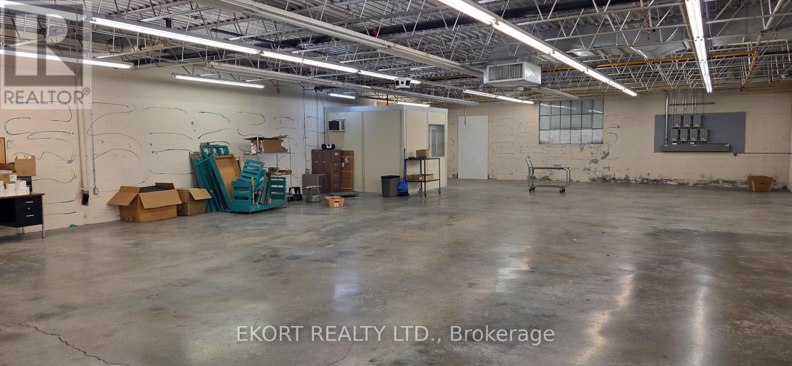 39 Davis Street E, Quinte West (Trenton Ward), Ontario K8V 4K8 - Photo 22 - X12881092