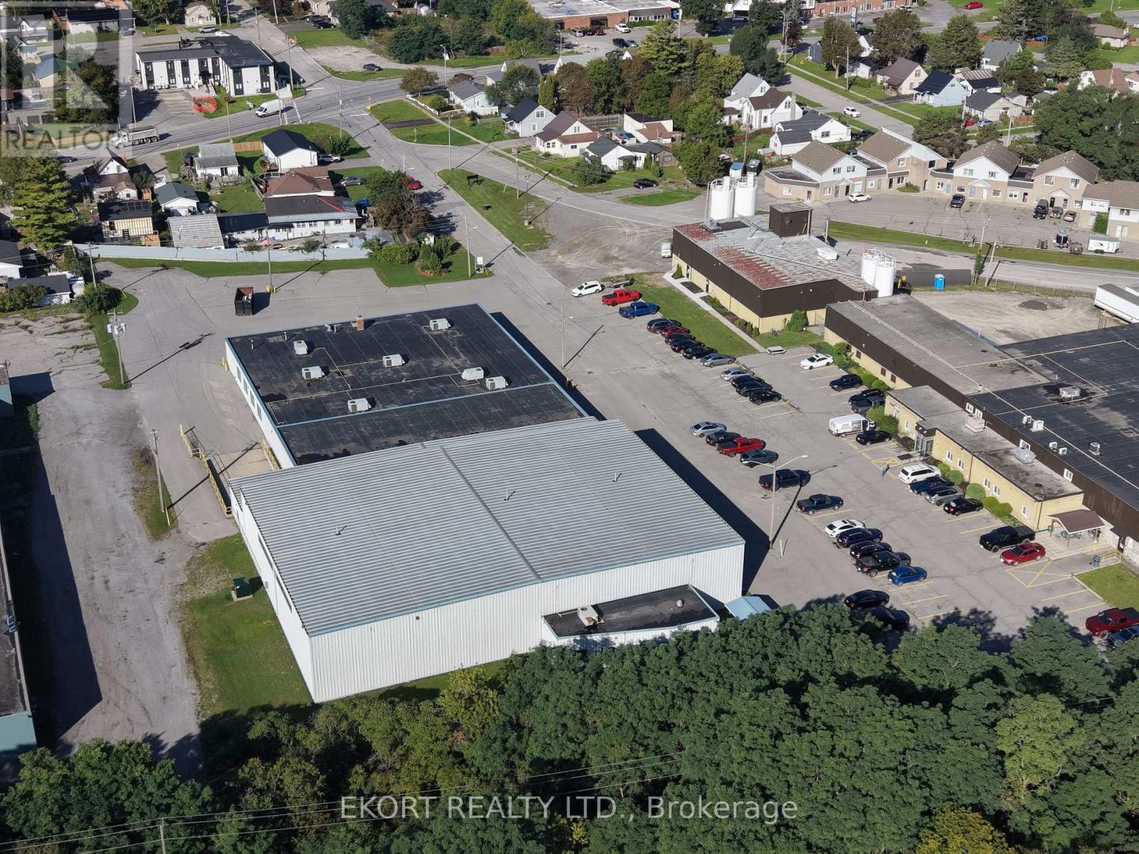 39 Davis Street E, Quinte West (Trenton Ward), Ontario K8V 4K8 - Photo 8 - X12881092