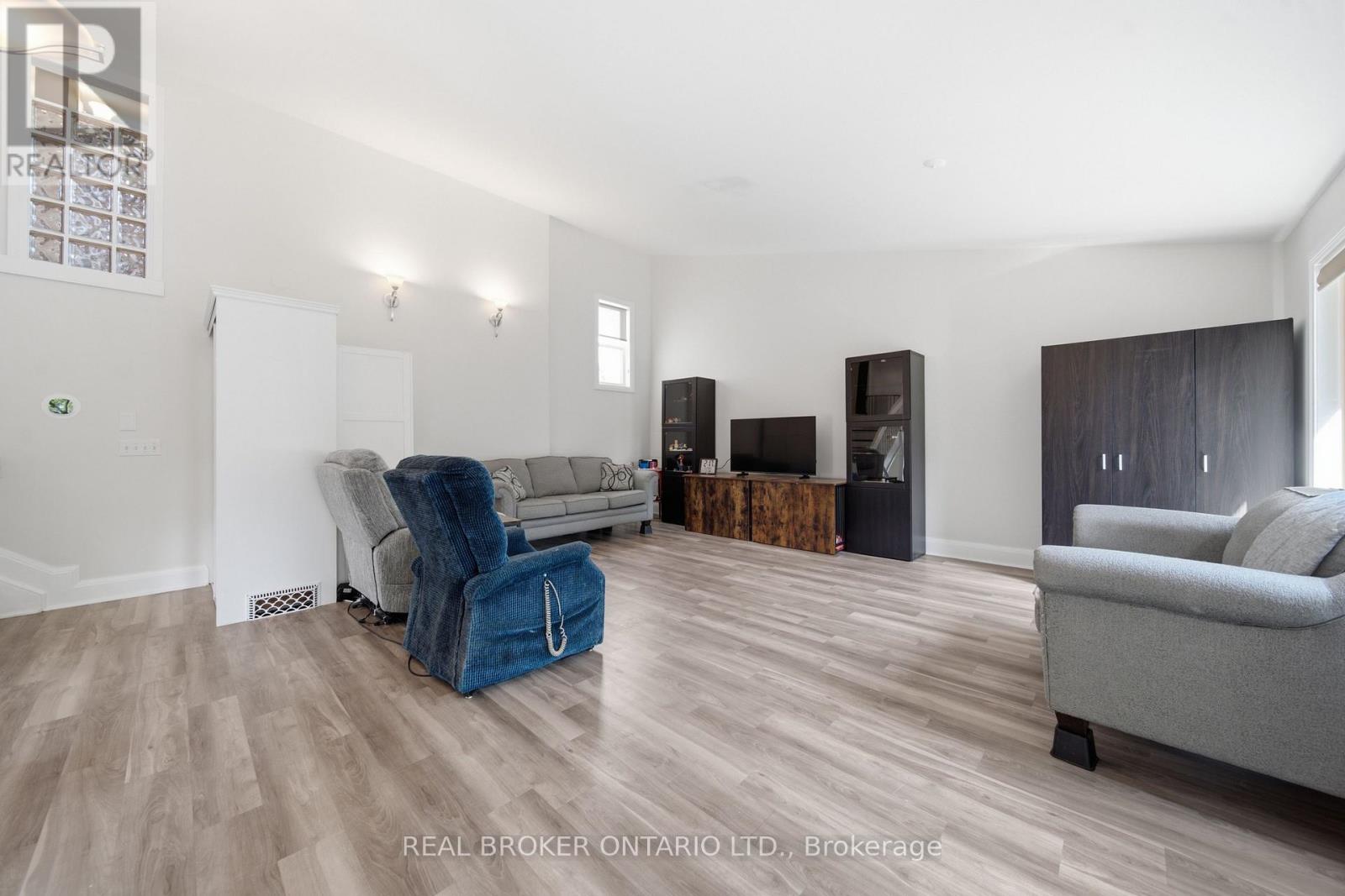 35 Perth Road, Kitchener, Ontario  N2M 3G6 - Photo 16 - X13765704