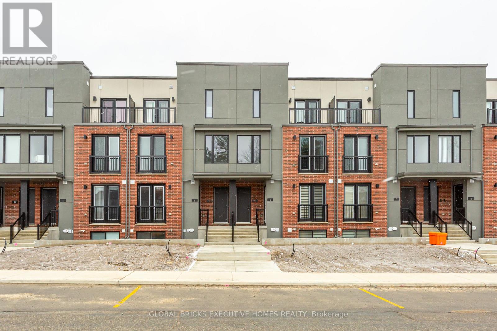 15 - 99 ROGER STREET, Waterloo, Ontario
