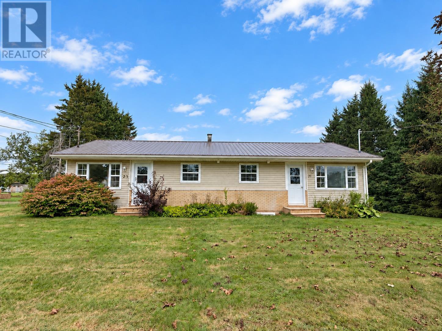21-23 Thorndale Drive, Charlottetown, Prince Edward Island  C1E 1S8 - Photo 1 - 202622885
