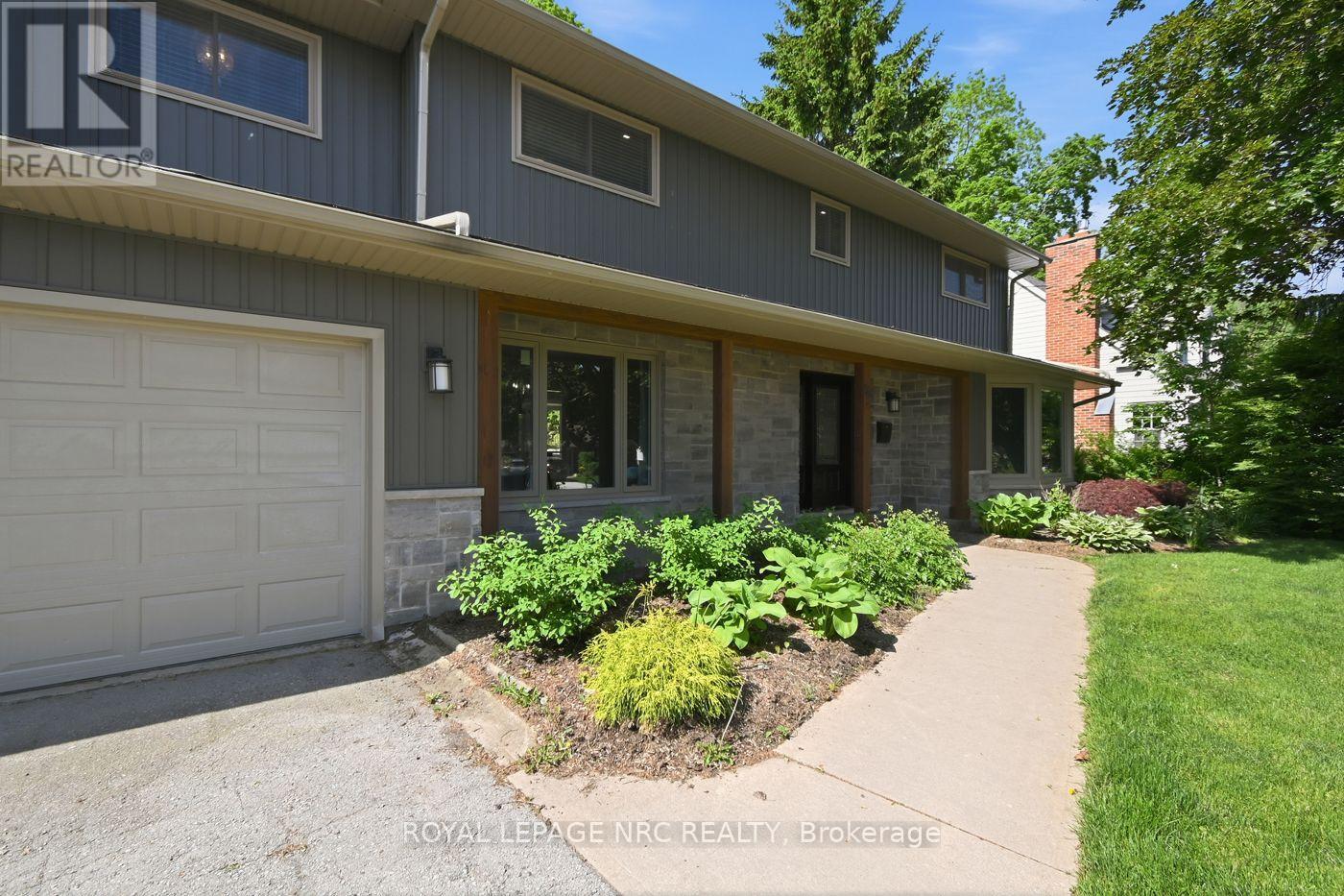 94 Dorchester Drive, Grimsby, Ontario  L3M 1A8 - Photo 2 - X13766034