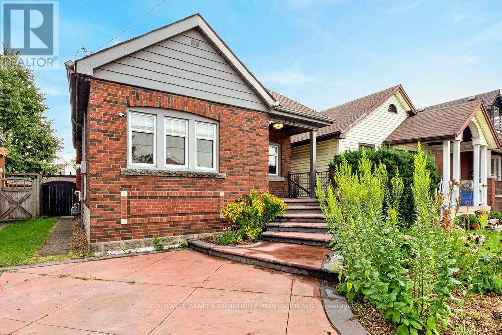 136 Weir Street N, Hamilton, Ontario  L8H 5E9 - Photo 2 - X13766102
