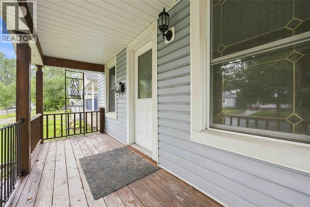 326 BRIGHT STREET Sarnia Ontario Canada N7T4G2 5