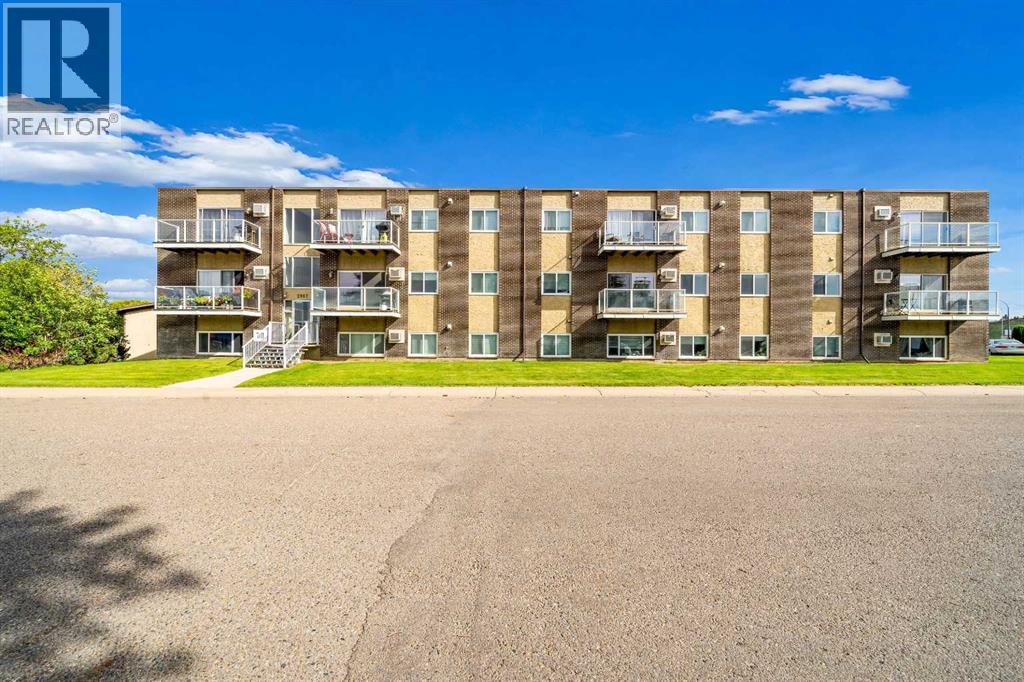 206, 2987 Dunmore Road Se, Medicine Hat, Alberta  T1B 1E1 - Photo 1 - A2339594