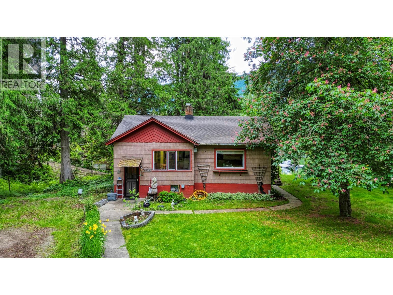 7022 Highway 3a, Balfour, British Columbia  V1L 6R9 - Photo 10 - 10387069