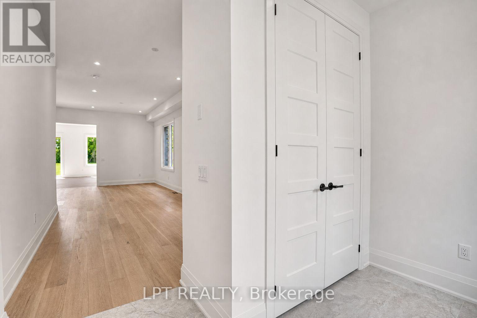 3 Richmond Park Drive, Georgina, Ontario  L4P 0H2 - Photo 7 - N13660838