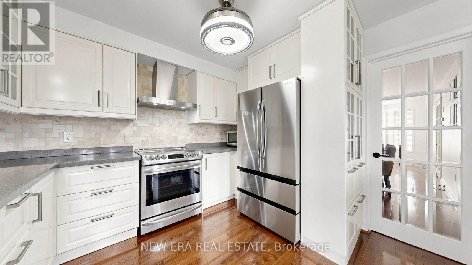 30 Harrogate Court, Barrie, Ontario  L4M 0B9 - Photo 10 - S13761638