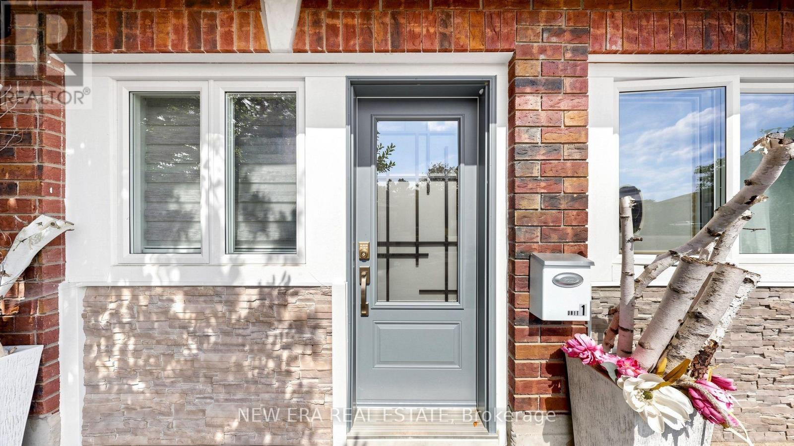 30 Harrogate Court, Barrie, Ontario  L4M 0B9 - Photo 5 - S13761638