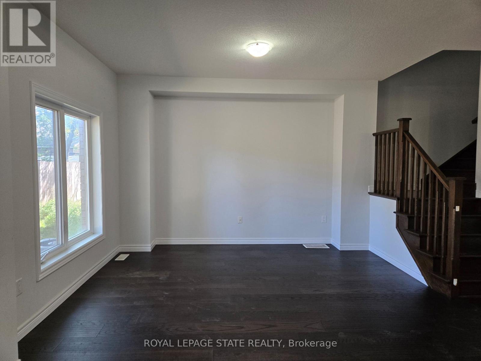 28 Alayche Trail, Welland, Ontario  L3C 0J7 - Photo 5 - X13740436