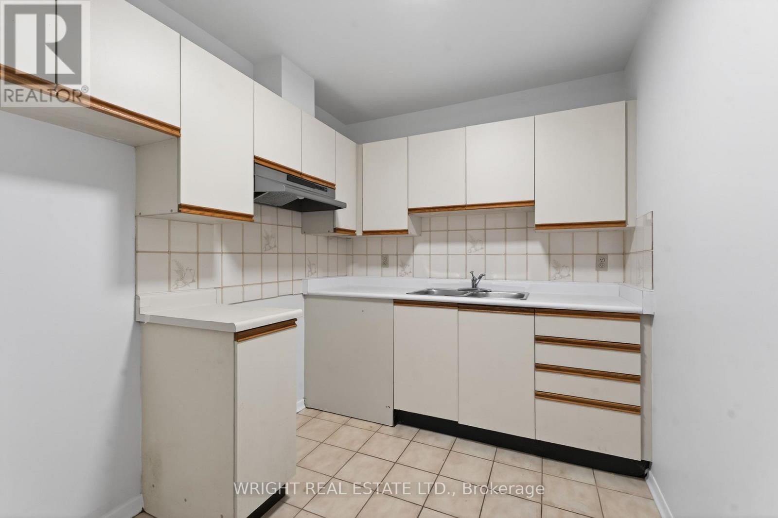 150 Beverley Street, Toronto, Ontario  M5T 1Y5 - Photo 8 - C13764812