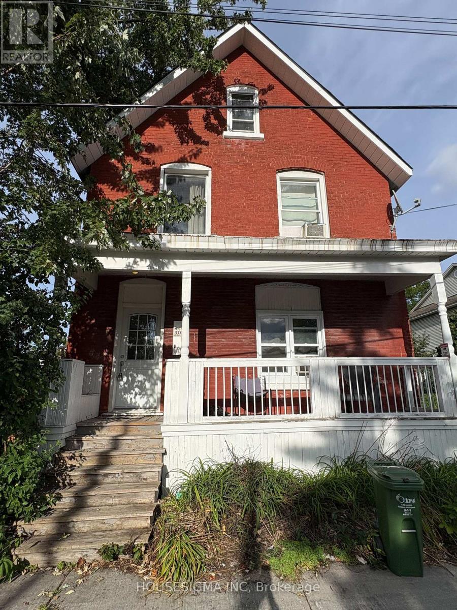 301 Cyr Avenue, Ottawa, Ontario K1L 7N6 - Photo 2 - X13766248