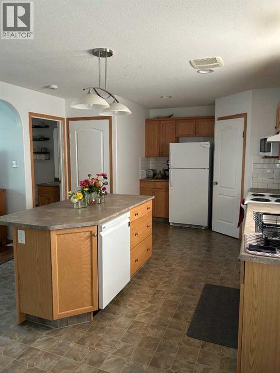 3, 128 3 Street NE, Redcliff, Alberta  T0J 2P0 - Photo 44 - A2341336