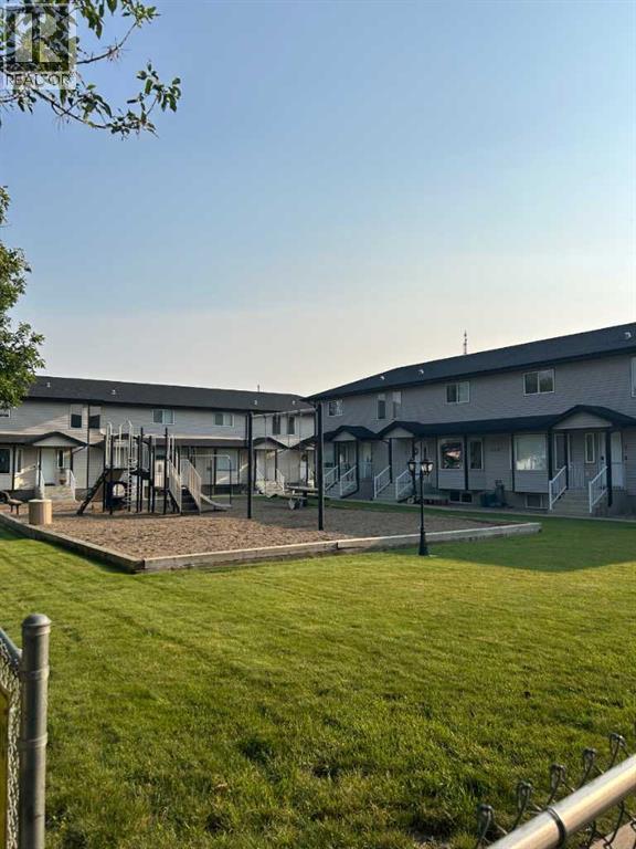 3, 128 3 Street NE, Redcliff, Alberta  T0J 2P0 - Photo 4 - A2341336
