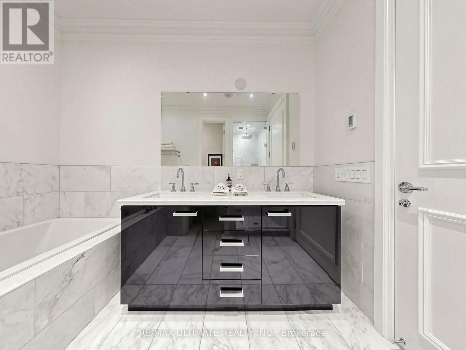4706 - 311 Bay Street, Toronto, Ontario  M5H 4G5 - Photo 4 - C13766164