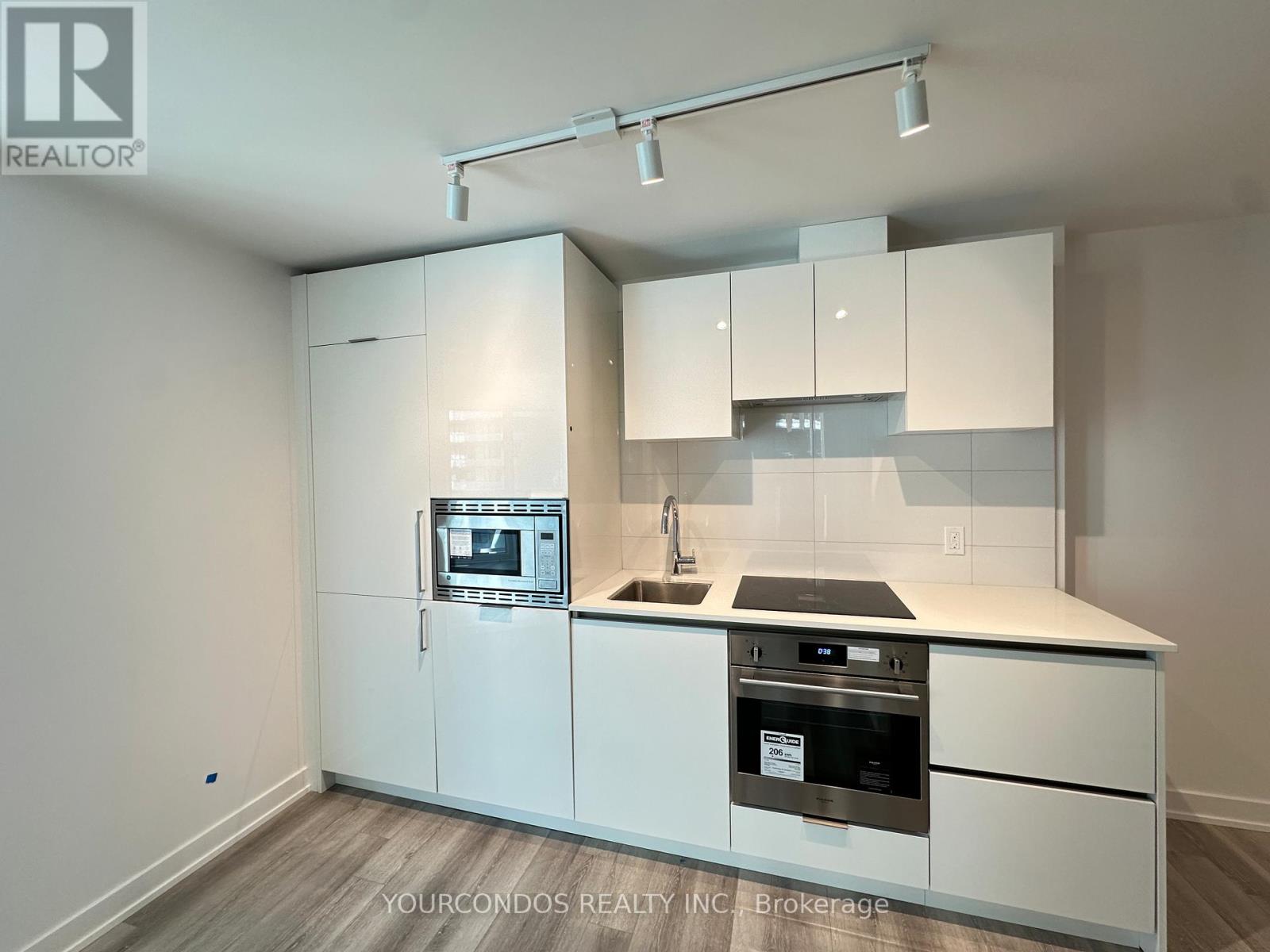 1728 - 230 Simcoe Street, Toronto, Ontario  M5T 0G7 - Photo 2 - C13766182