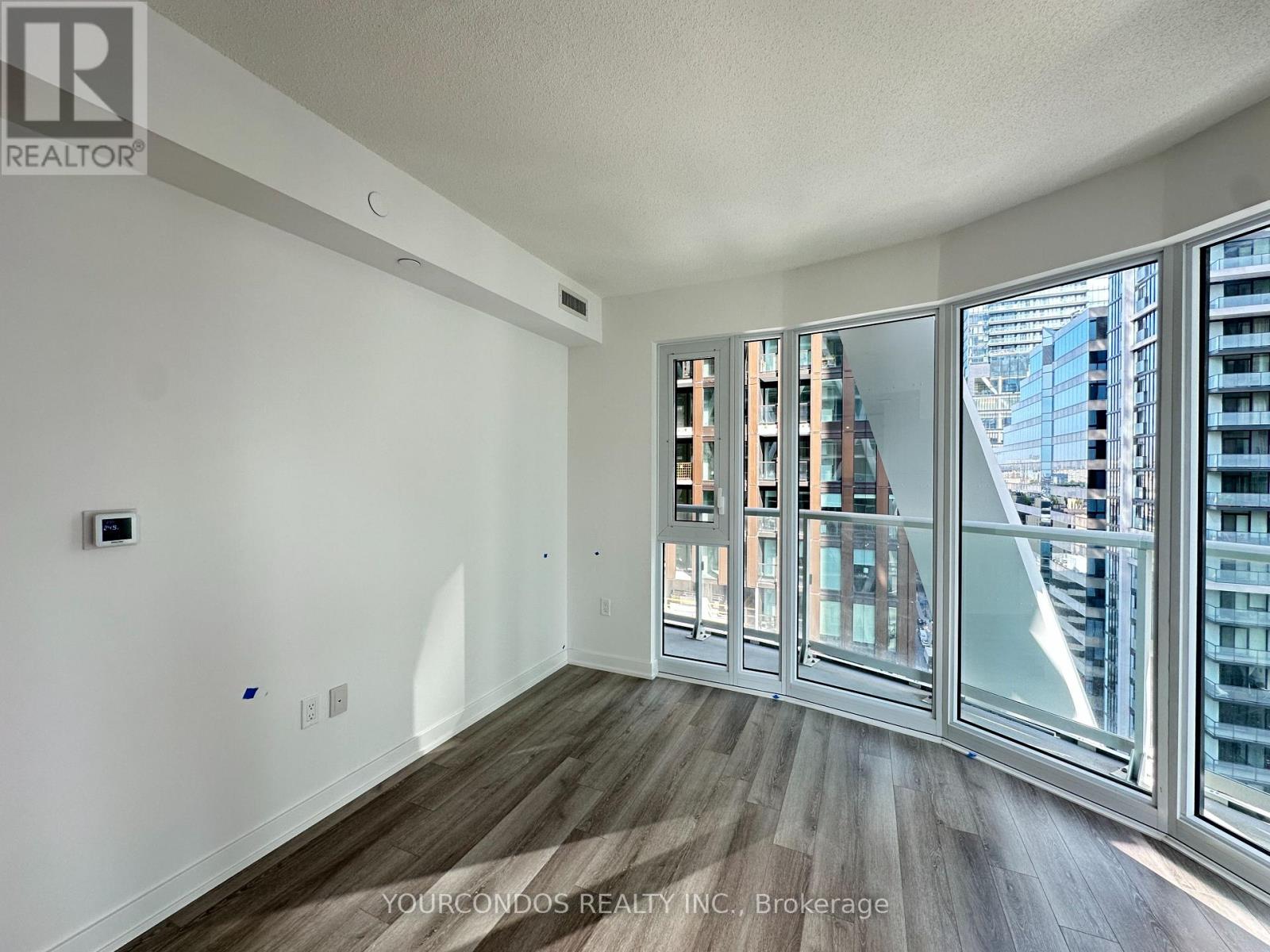 1728 - 230 Simcoe Street, Toronto, Ontario  M5T 0G7 - Photo 5 - C13766182