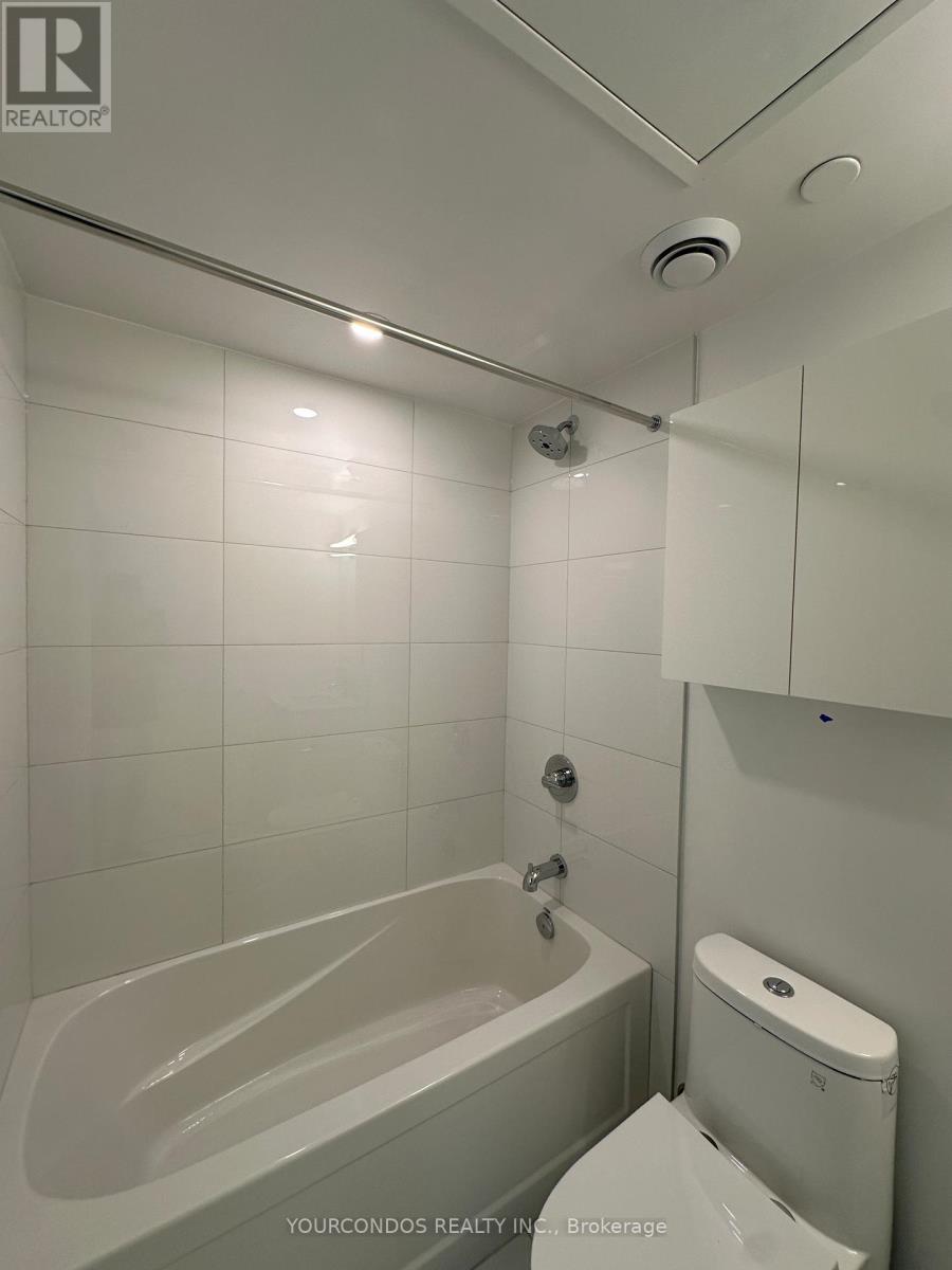 1728 - 230 Simcoe Street, Toronto, Ontario  M5T 0G7 - Photo 8 - C13766182