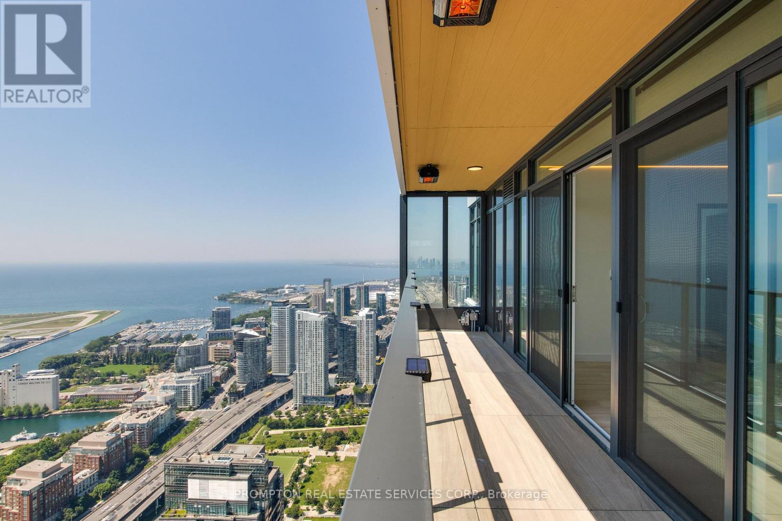 7008 - 3 Concord Cityplace Way, Toronto, Ontario  M5V 0X4 - Photo 1 - C13766194