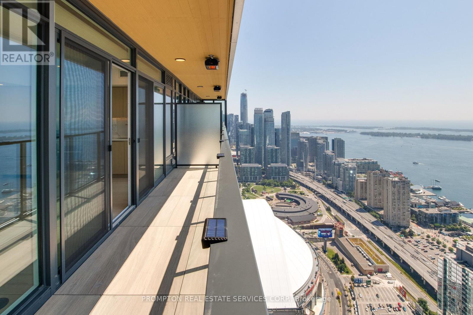 7008 - 3 Concord Cityplace Way, Toronto, Ontario  M5V 0X4 - Photo 11 - C13766194