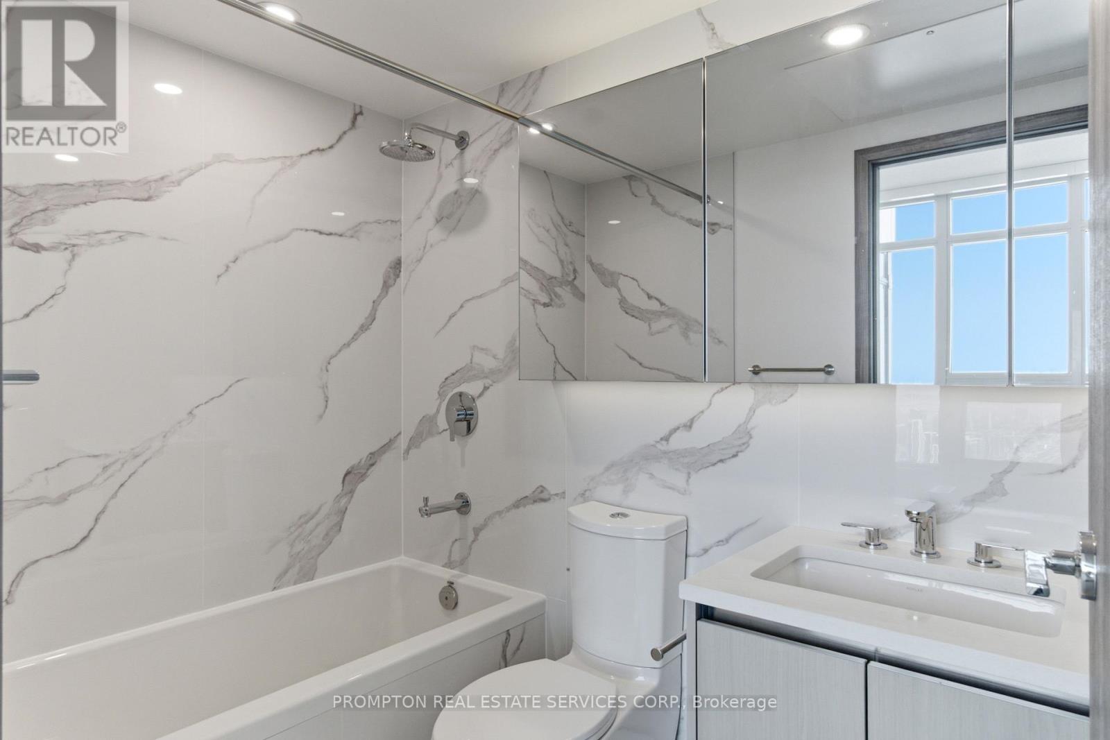 7008 - 3 Concord Cityplace Way, Toronto, Ontario  M5V 0X4 - Photo 8 - C13766194