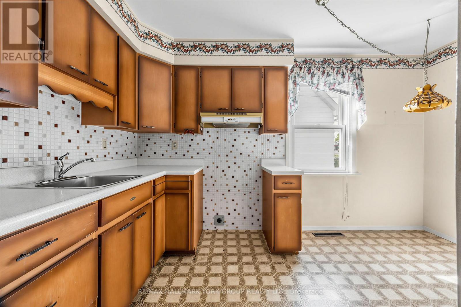 441 Ritson Road N, Oshawa, Ontario  L1G 5P9 - Photo 14 - E13766198