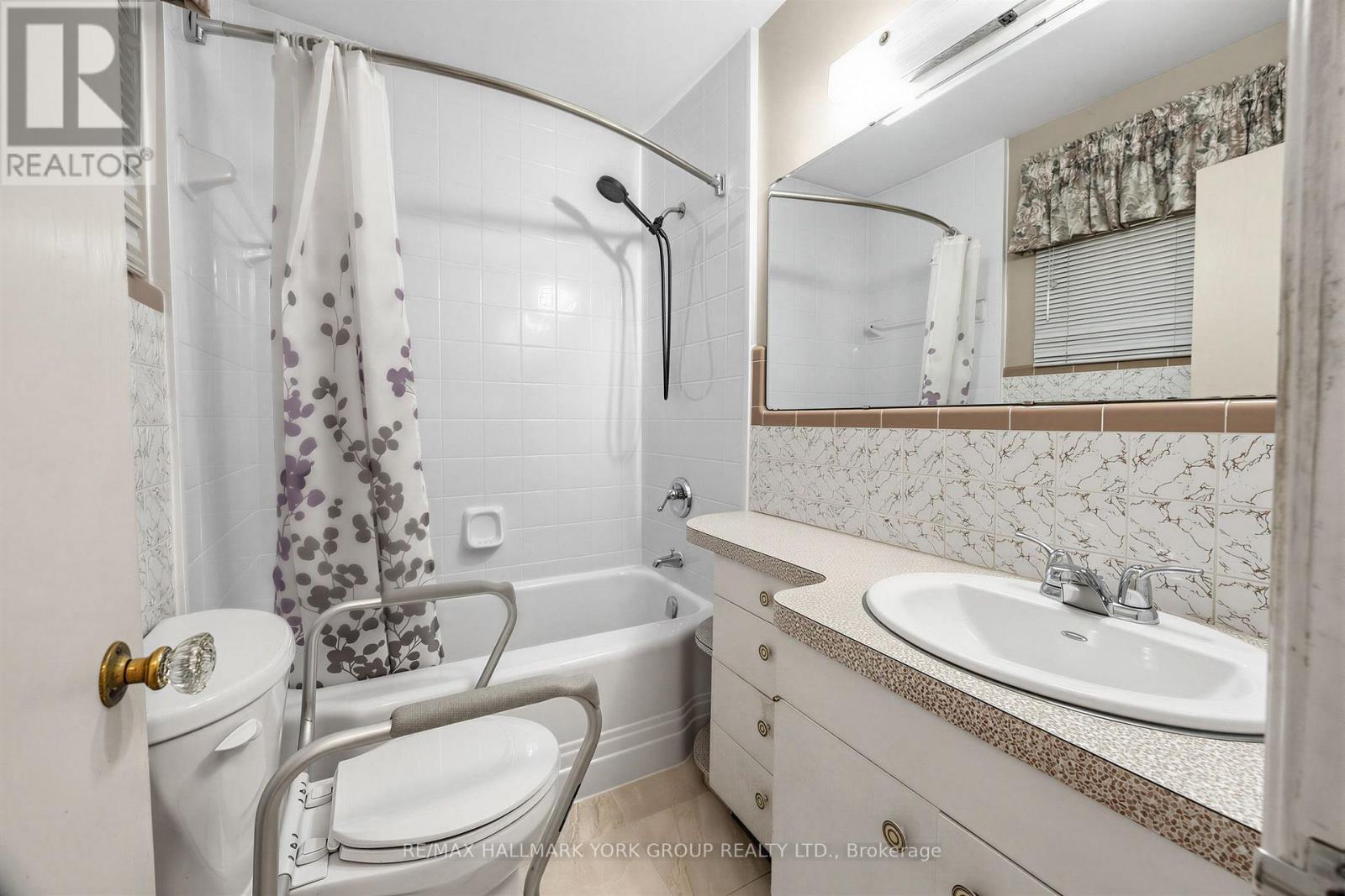441 Ritson Road N, Oshawa, Ontario  L1G 5P9 - Photo 17 - E13766198