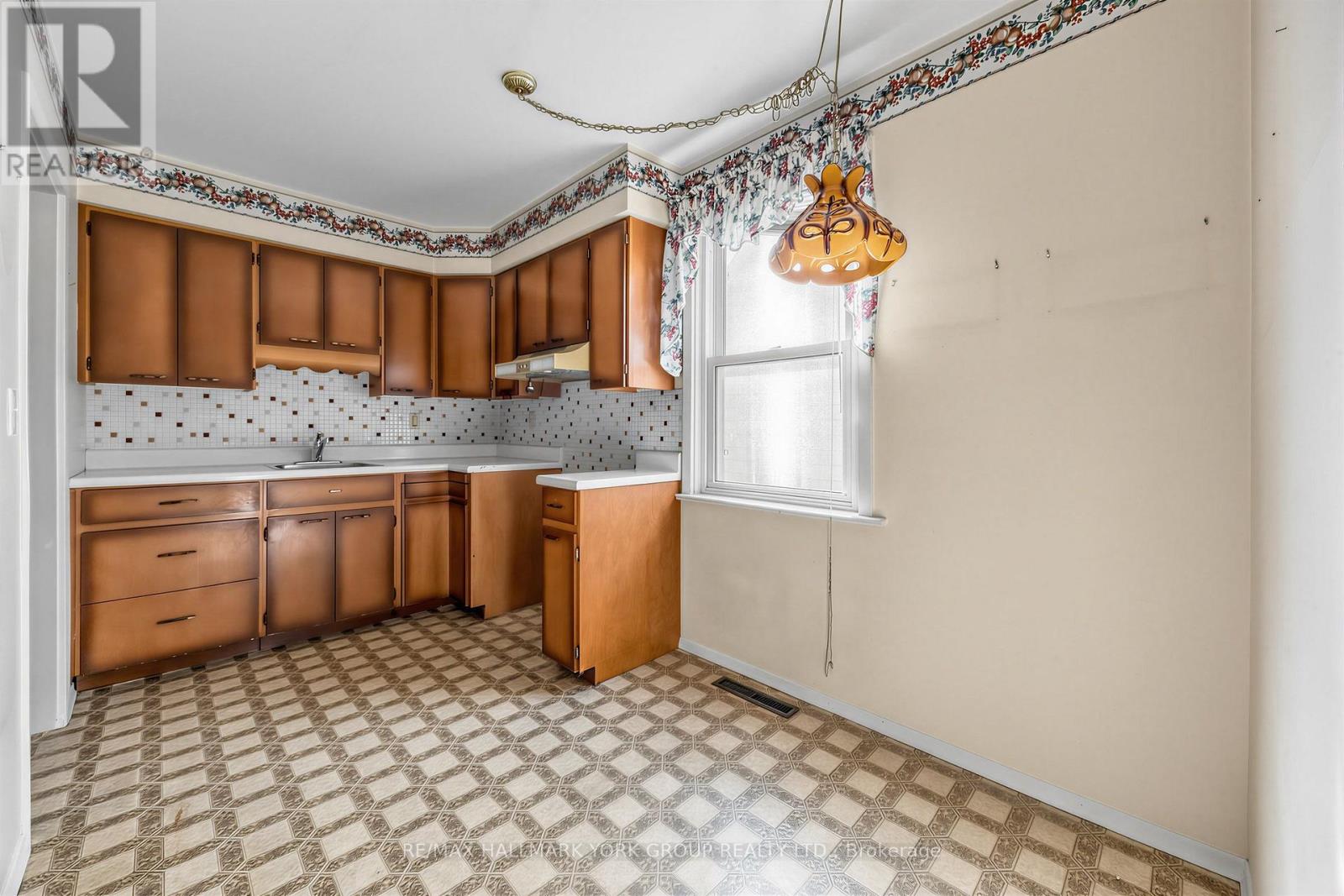 441 Ritson Road N, Oshawa, Ontario  L1G 5P9 - Photo 9 - E13766198