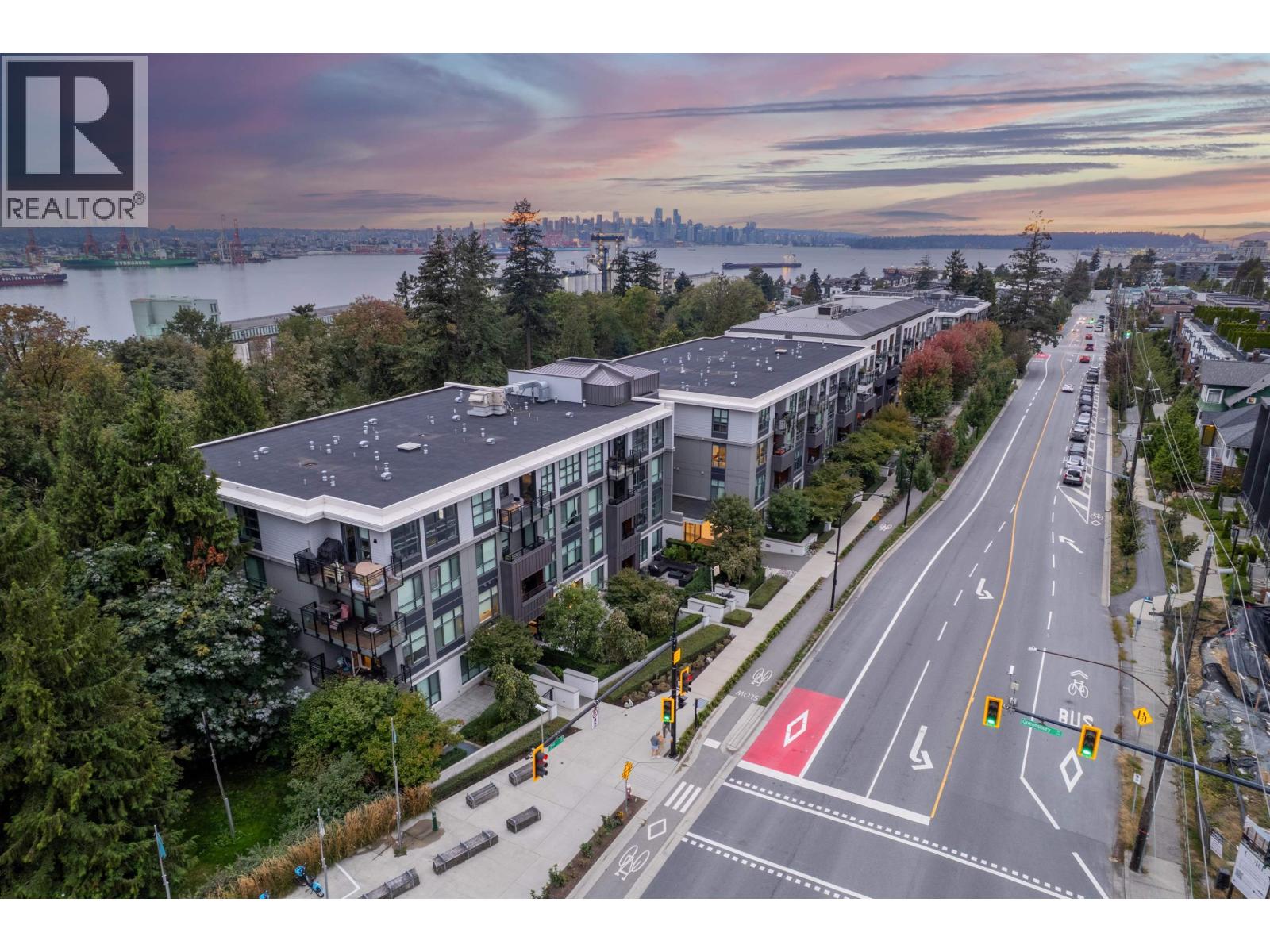 308 747 E 3RD STREET, north vancouver, British Columbia