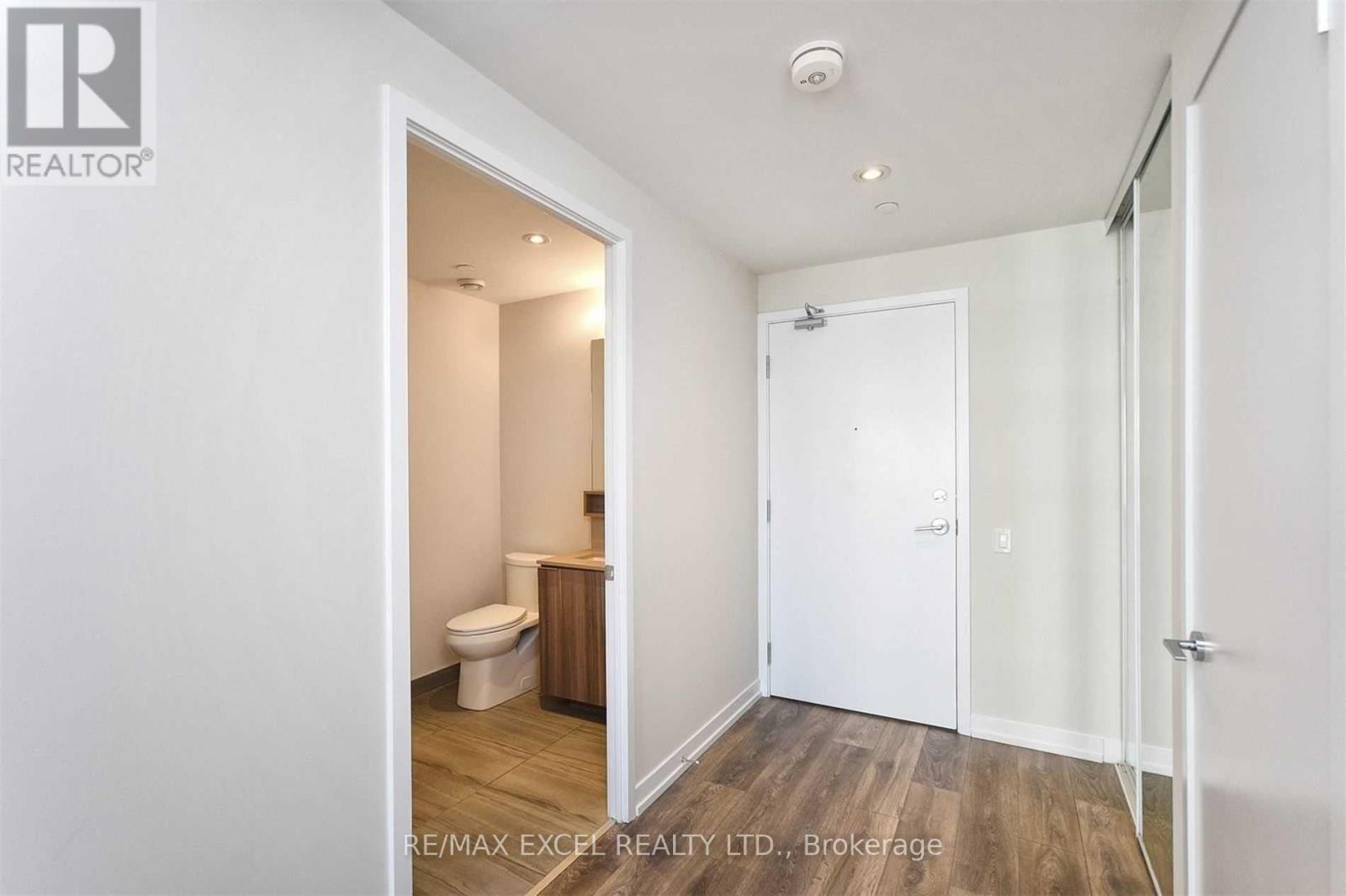 1701 - 5 Buttermill Avenue, Vaughan (Vaughan Corporate Centre), Ontario  L4K 0J5 - Photo 2 - N13766264