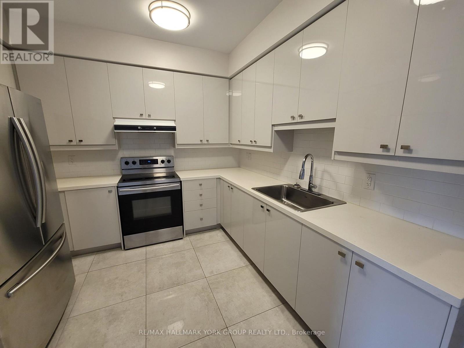 308 - 32 Wellington Street E, Aurora, Ontario  L4G 1H5 - Photo 4 - N13766352