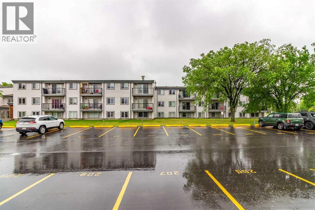 204b, 295 Columbia Boulevard W, Lethbridge, Alberta  T1K 4B8 - Photo 2 - A2344147