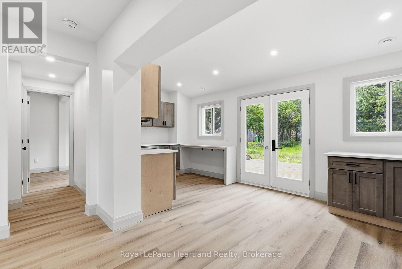 24 Queen Street E, West Grey, Ontario  N0G 1S0 - Photo 13 - X13766290