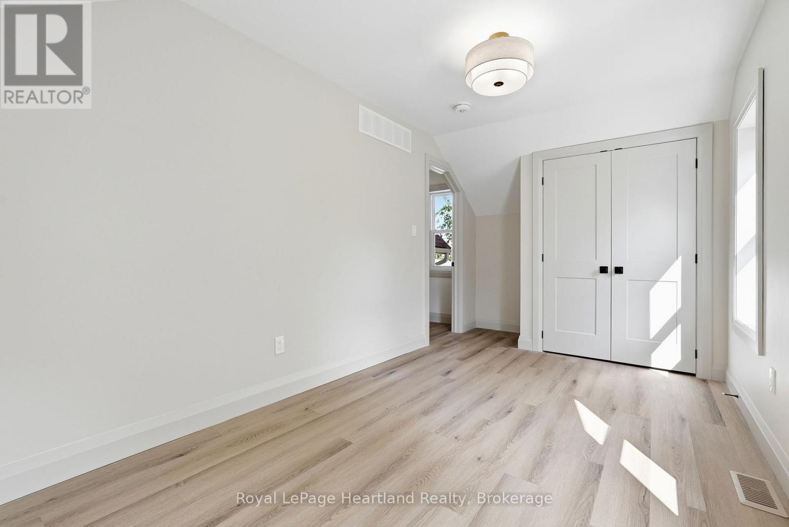 24 Queen Street E, West Grey, Ontario  N0G 1S0 - Photo 20 - X13766290