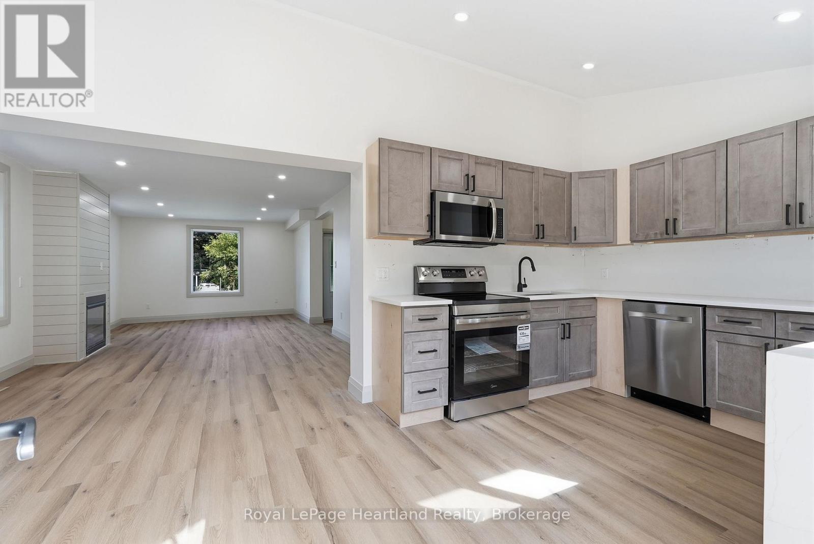 24 Queen Street E, West Grey, Ontario  N0G 1S0 - Photo 36 - X13766290