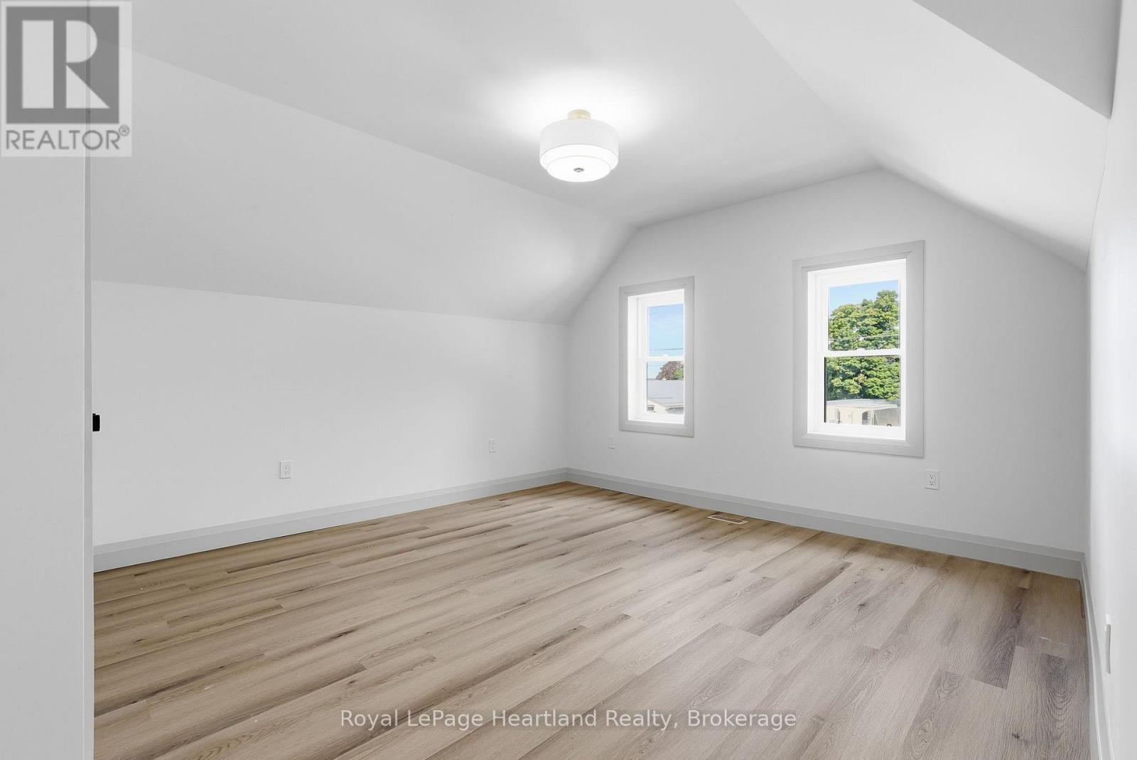 24 Queen Street E, West Grey, Ontario  N0G 1S0 - Photo 38 - X13766290