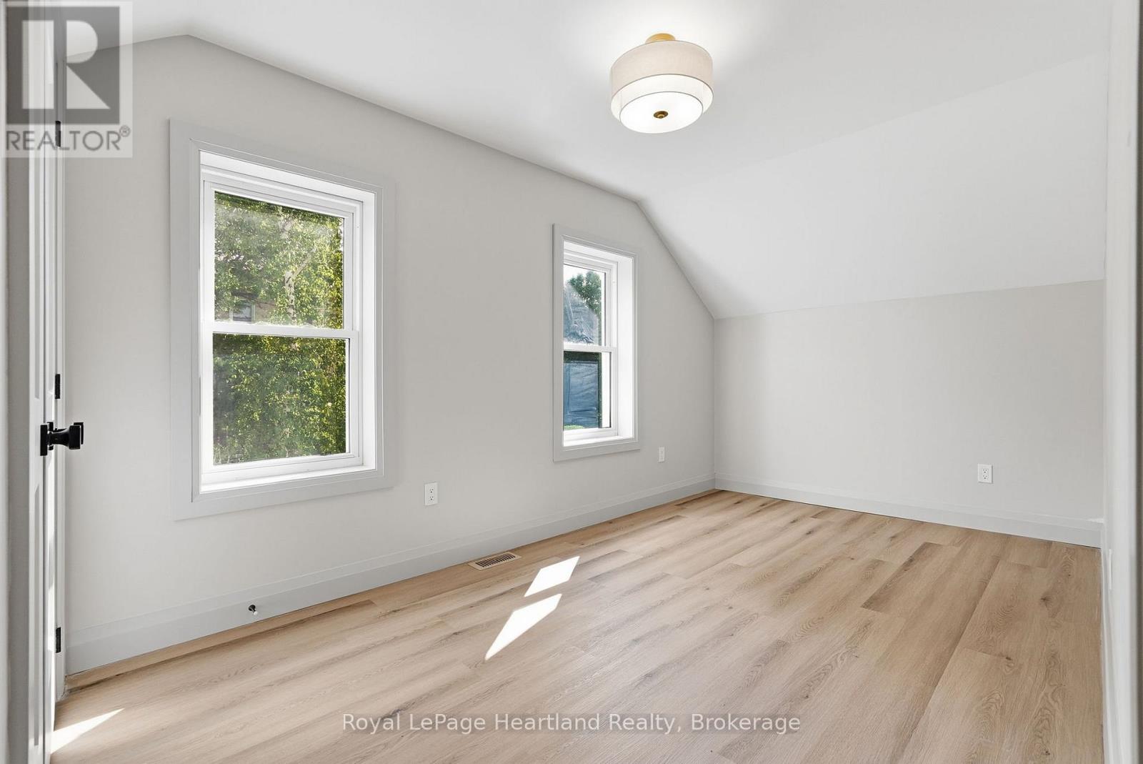 24 Queen Street E, West Grey, Ontario  N0G 1S0 - Photo 39 - X13766290