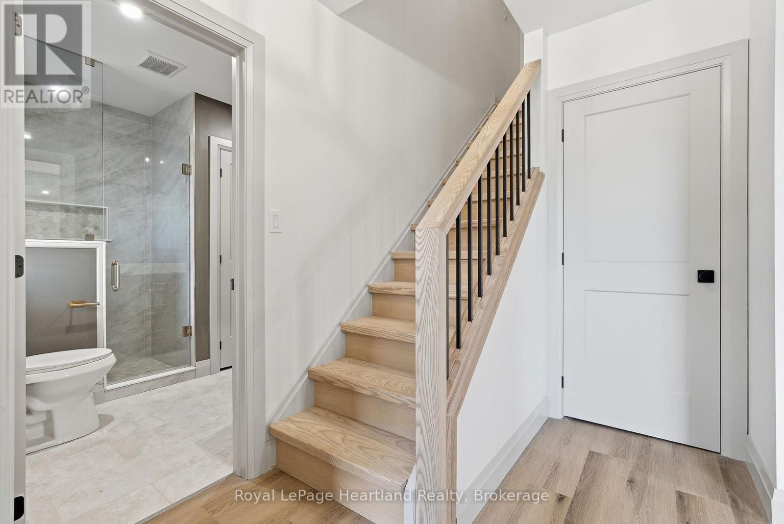 24 Queen Street E, West Grey, Ontario  N0G 1S0 - Photo 4 - X13766290
