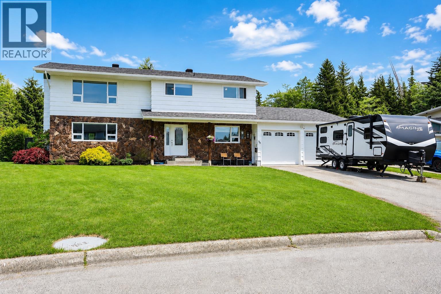 33 Margetts Street, Kitimat, British Columbia  V8C 2L4 - Photo 1 - R3123460