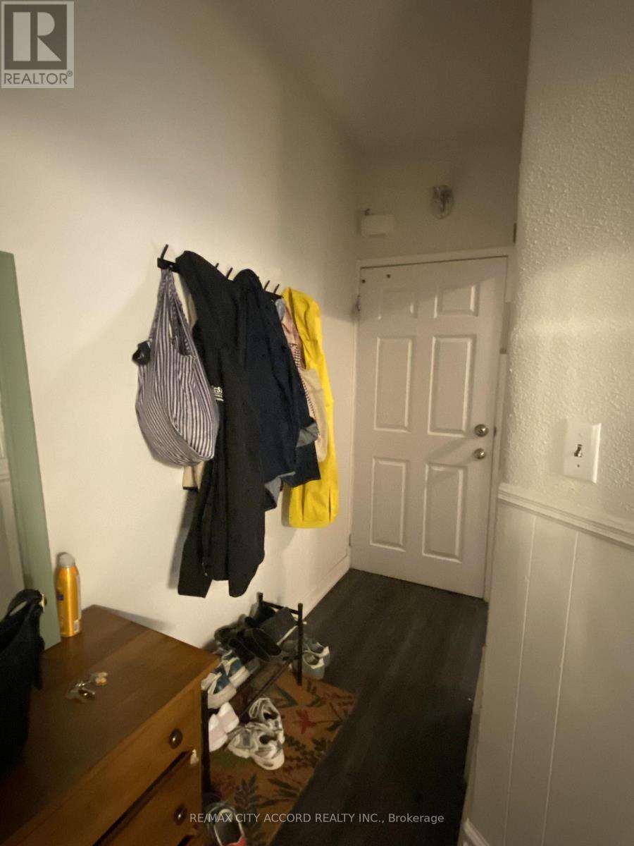 Main Floor - 282 Gladstone Avenue, Toronto, Ontario  M6J 3L6 - Photo 8 - C13759946
