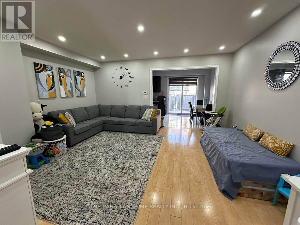 303 Robert Parkinson Drive, Brampton, Ontario L7A 4W9 - Photo 4 - W13766140