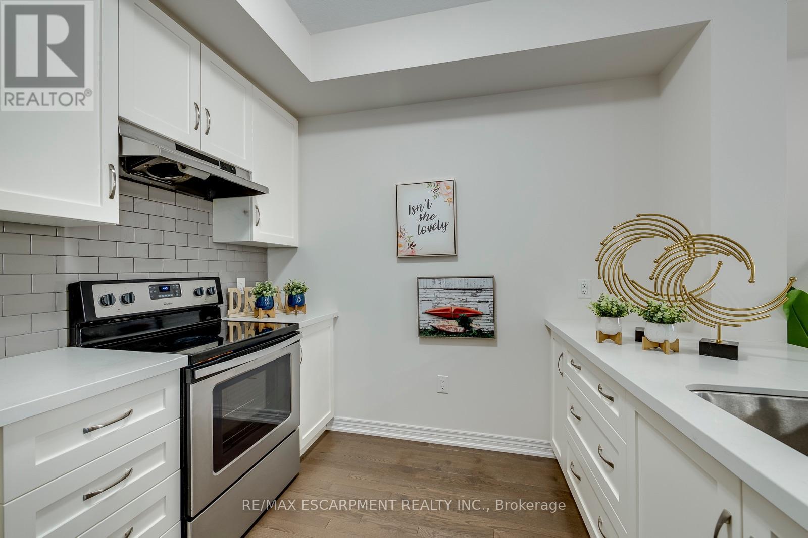 393 Grantham Common, Oakville, Ontario  L6H 7E3 - Photo 10 - W13766150